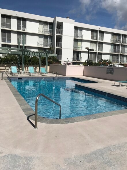 Building Photo - 2845 Waialae Ave