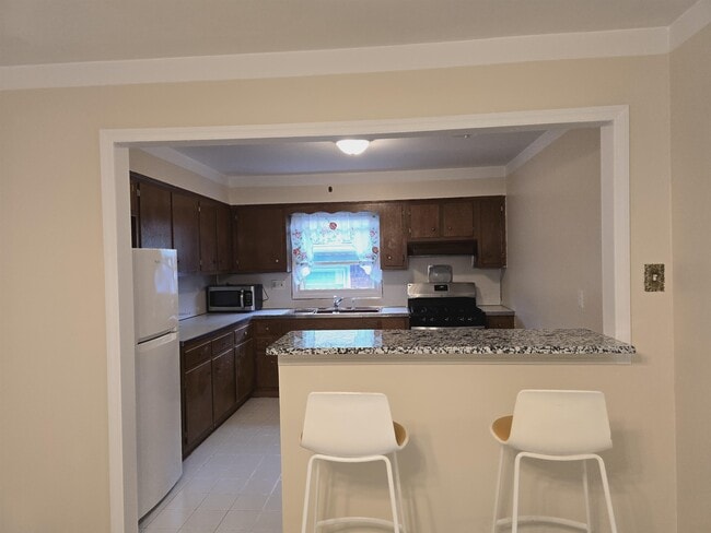 Building Photo - 1000 Avenue C