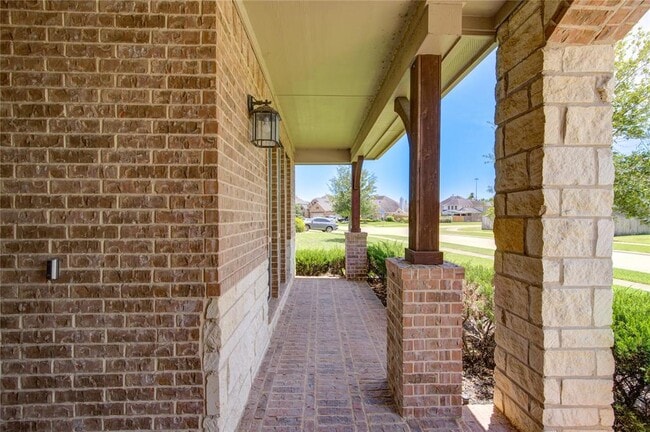 Building Photo - 2415 Flowering Brook Ln