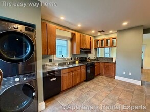 Building Photo - 33 Chetwynd Rd