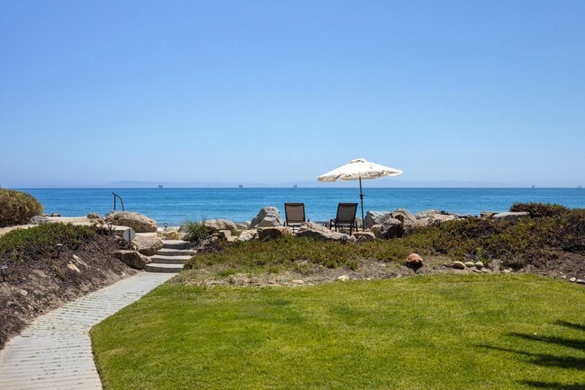 Building Photo - Introducing the Private Beach House in Carpinteria, CA!