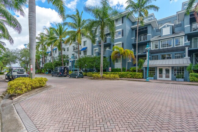 Building Photo - 250 NE 3rd Ave