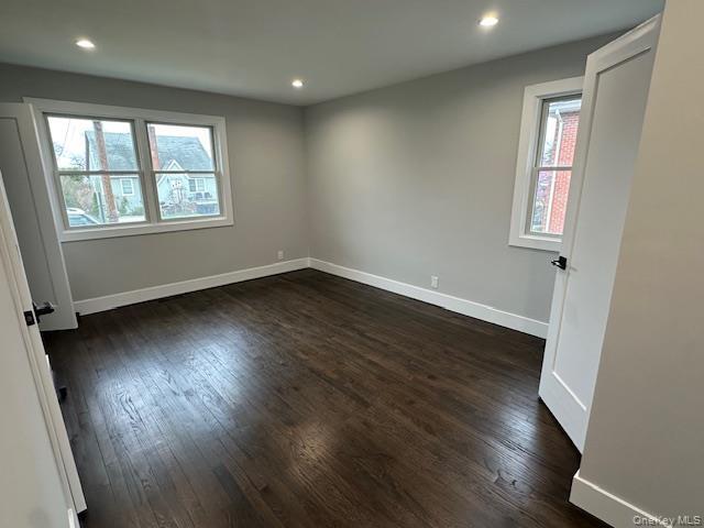 Building Photo - 7 Linwood Rd N