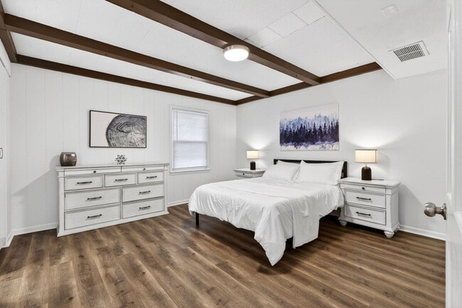 Building Photo - 146 W Felton Ave