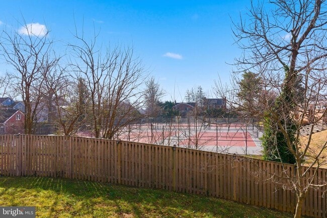 Building Photo - 413 Briarmont Dr