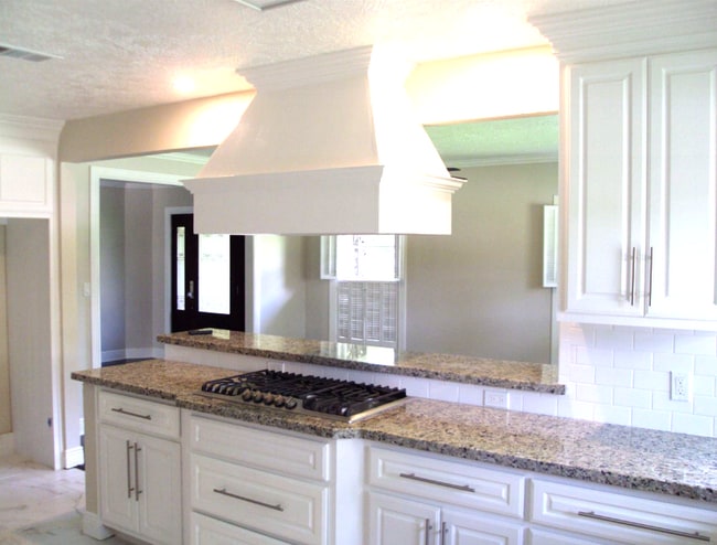 Building Photo - 2490 Harrison Ave