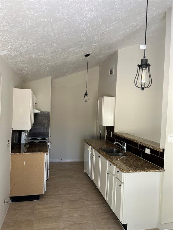 Building Photo - 11023 Tridens Ct