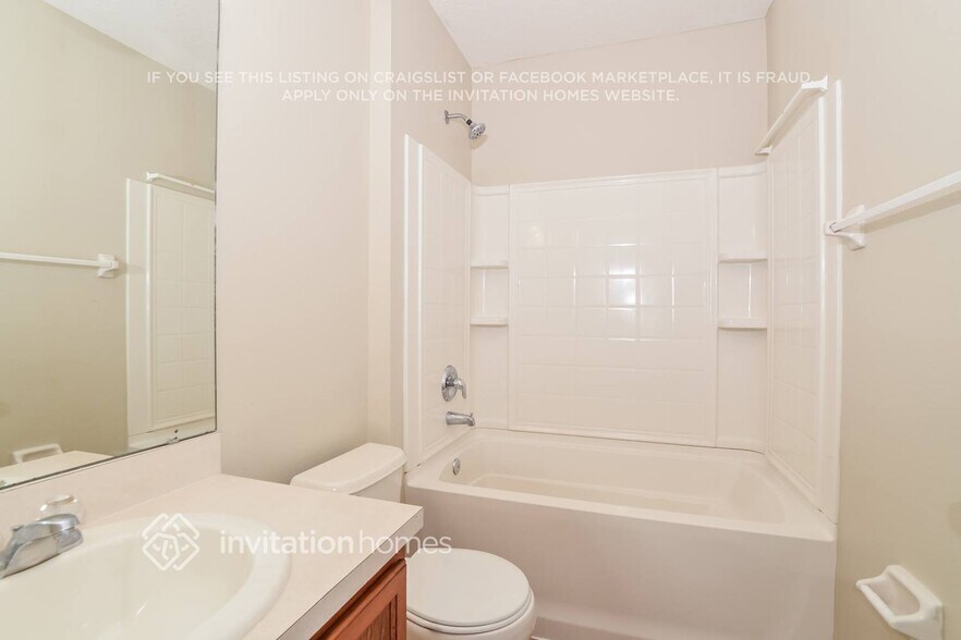 Building Photo - 910 Cumberland Dr