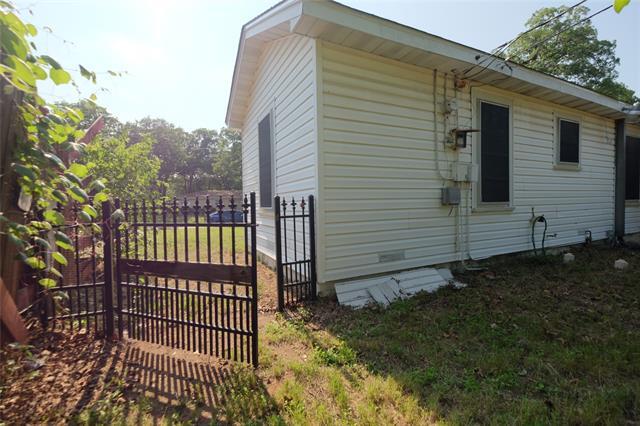 Building Photo - 2104 Kings Ave