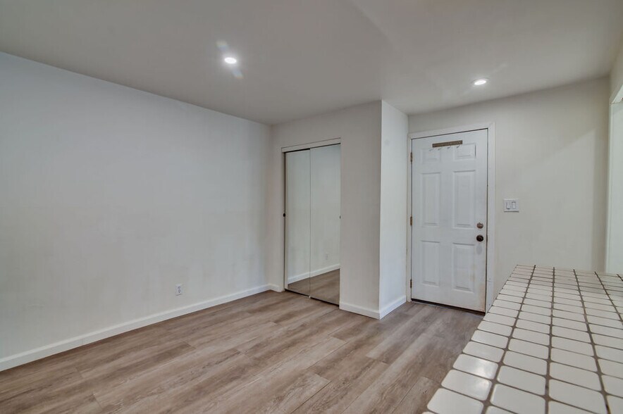 Building Photo - 641 N Martel Ave
