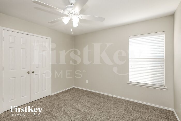 Building Photo - 3300 Groveland Terrace