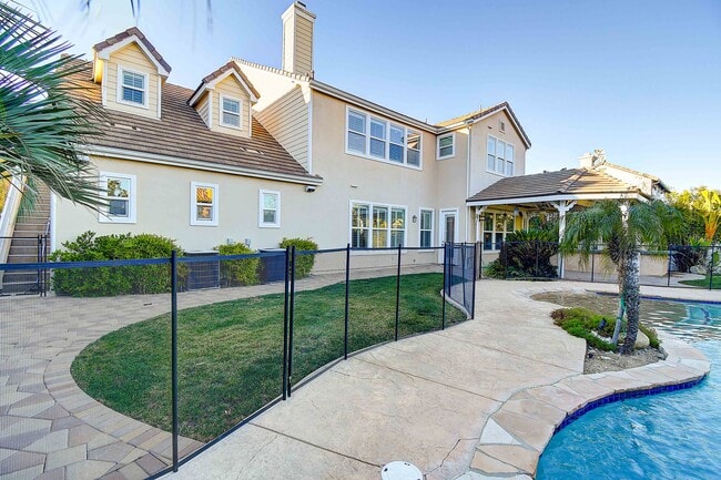 Building Photo - 4132 Prado De Las Cabras