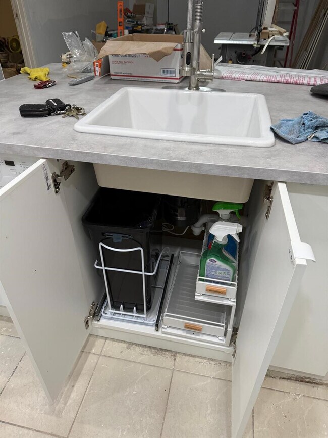 Building Photo - 16465 NE 22nd Ave