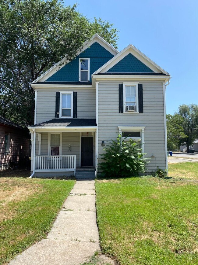 Building Photo - 2440 B Ave