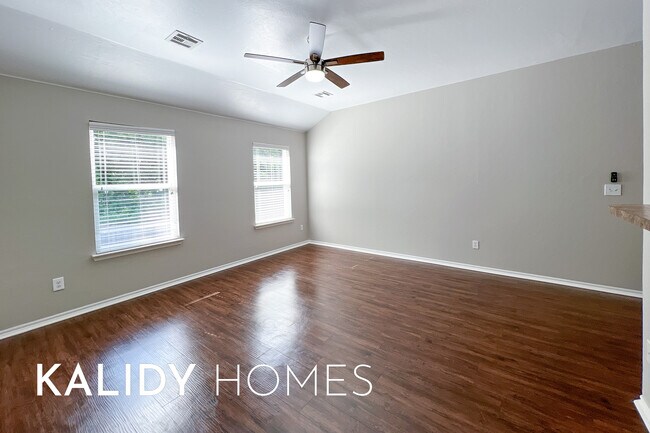 Building Photo - 7806 Bennie Terrace