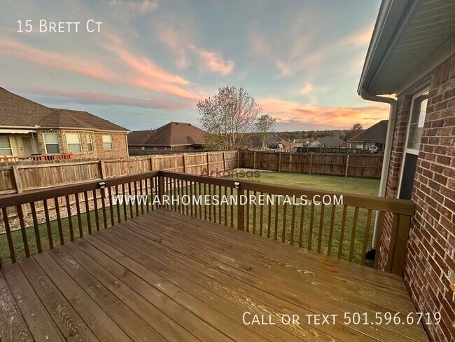 Building Photo - 15 Brett Ct