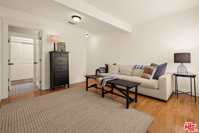 Building Photo - 944 S Hudson Ave