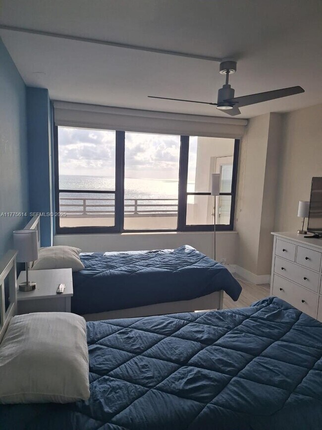 Building Photo - 3505 S Ocean Dr