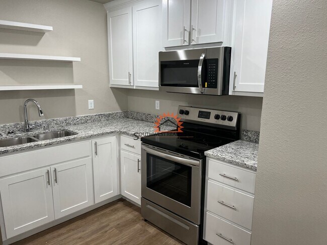 Building Photo - Brand new 2 bedroom 2 bath duplex