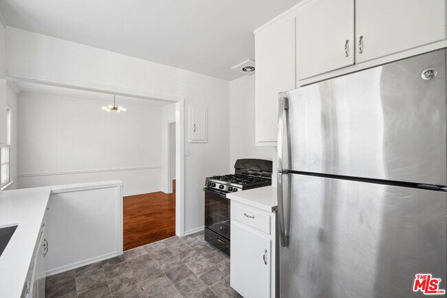 Building Photo - 1047 S Holt Ave