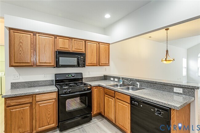 Building Photo - 7301 Norwood Pond Pl