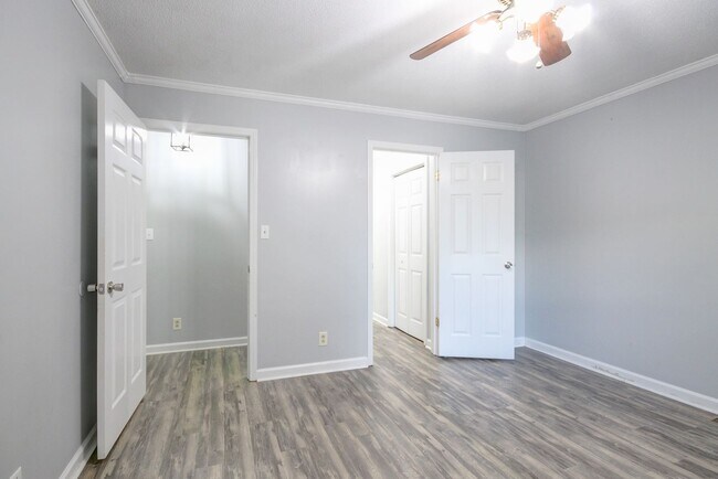 Building Photo - Three Bedroom Home for Rent with Two Bonus Areas!!!