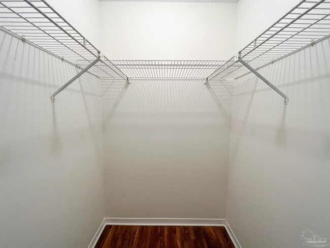 Building Photo - 4456 Bellview Ave