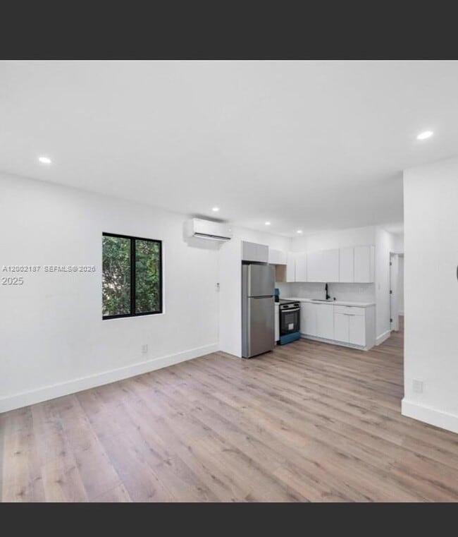 Building Photo - 6915 NW 4th Ct