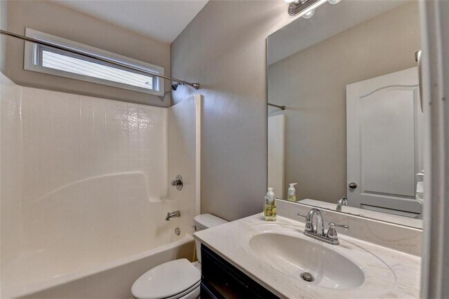 Building Photo - 359 Shiloh Manor Dr