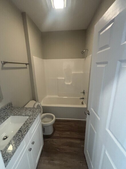 Building Photo - 146 Apache Ln