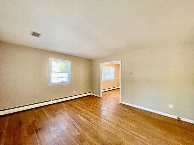 Building Photo - 818 S Park Dr