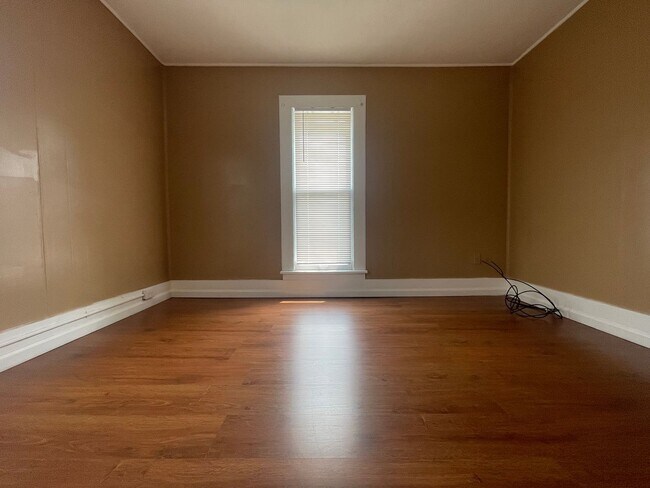 Building Photo - JPL334