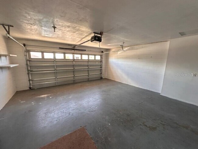 Building Photo - 350 Buttonwood Dr