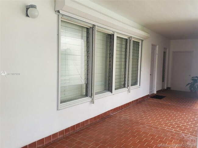 Building Photo - 10170 Collins Ave