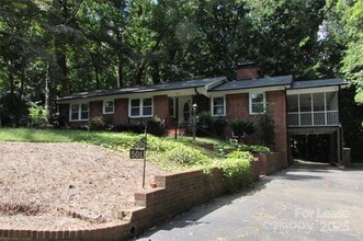 Building Photo - 501 Dunham Rd