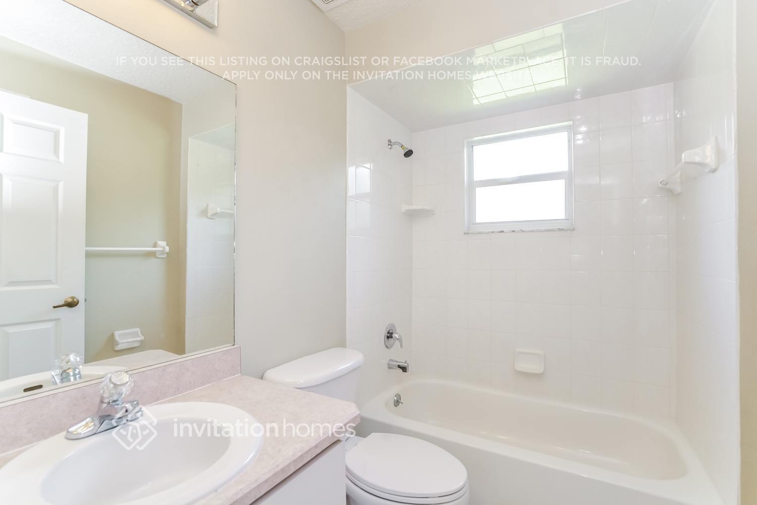 Building Photo - 1515 Pine Tree Dr