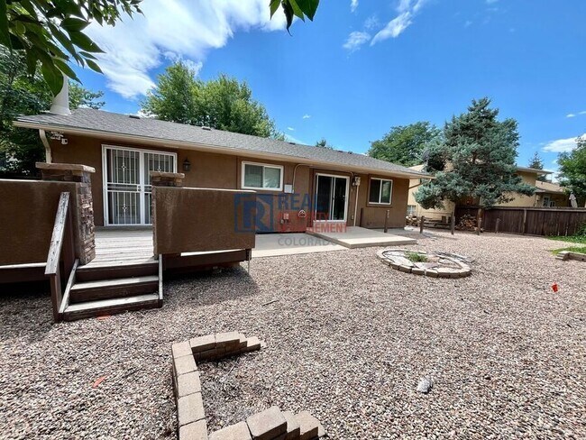 Building Photo - 4316 Ridgeglen Rd