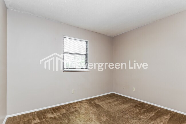 Building Photo - 6544 Rolling Glen Dr