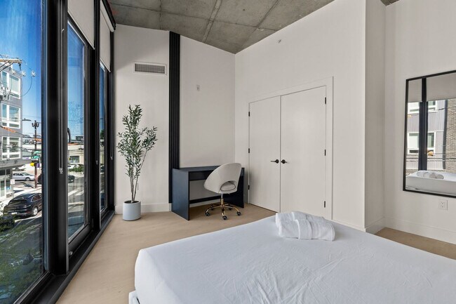 Building Photo - 1247 N 2nd St