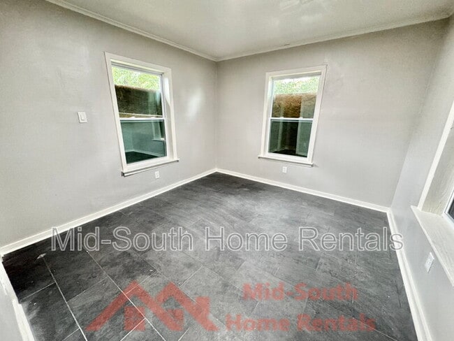 Building Photo - 1811 Castalia St