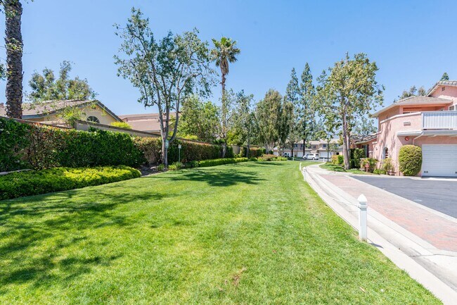 Building Photo - 3-bedroom, 2.5-bath condo nestled in the prestigious Terra Vista community of Rancho Cucamonga