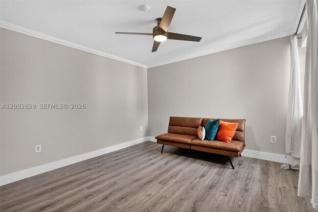 Building Photo - 3213 Bird 7