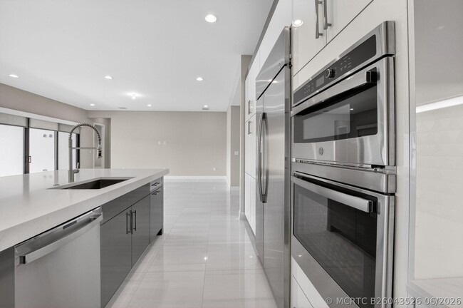Building Photo - 17089 Rainbow Fls Trl