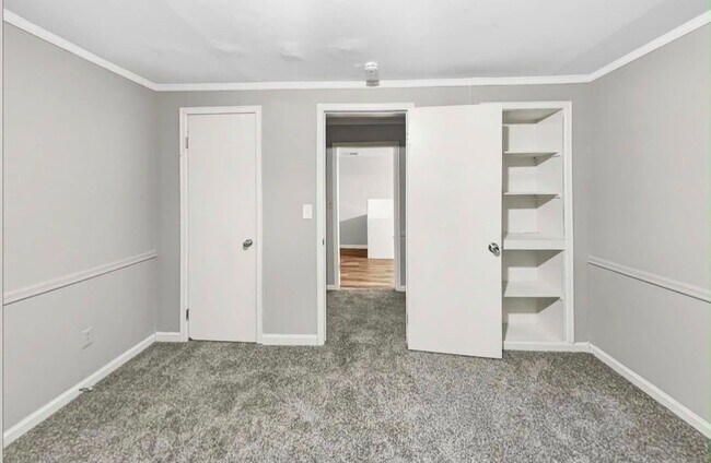 Building Photo - 1659 Rainbow Dr NE