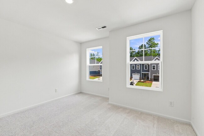 Building Photo - 219 Deercroft Dr