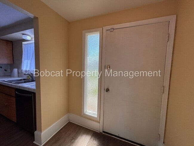 Building Photo - 1316 Green Dr