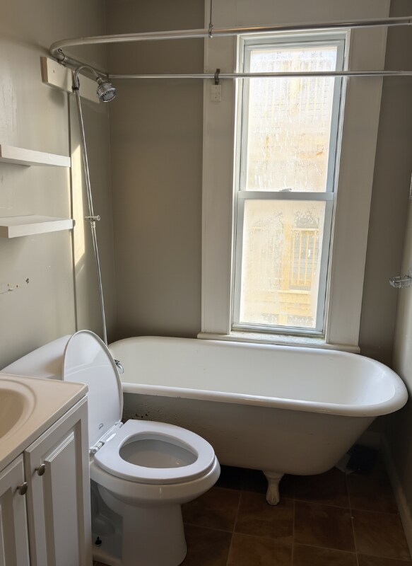 Building Photo - 221 Spruce St