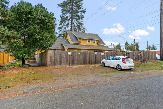 Building Photo - For Rent – 1 Bed / 1 Bath Apartment in Lakewood