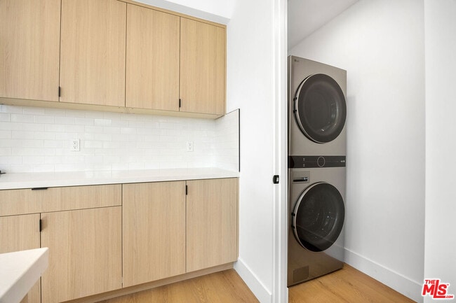 Building Photo - 6241 Banner Ave