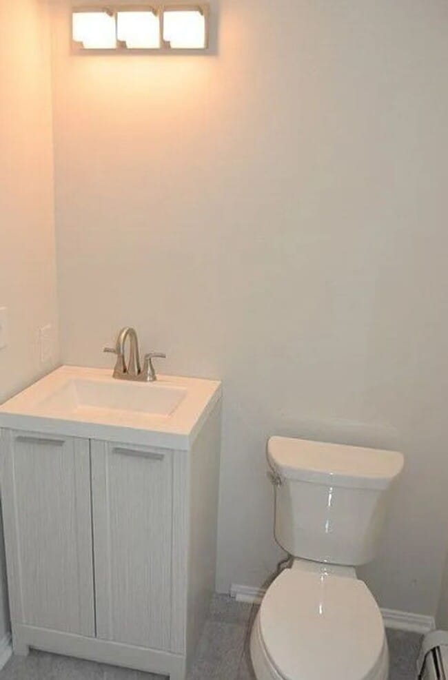 Building Photo - Ideally located 3 bedroom home in Westford...